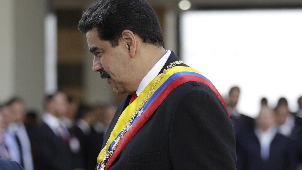 Nicolas Maduro wearing the Venezuelan presidential sash