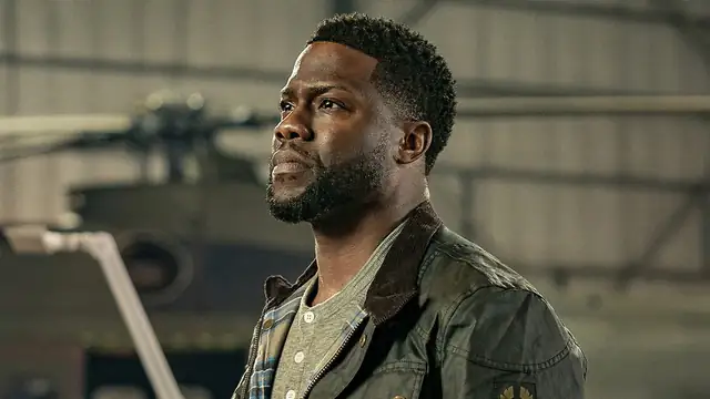 Kevin Hart in a still from the Netflix film Lift